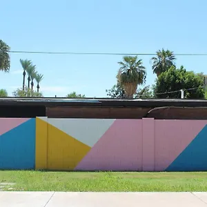 Newly Remodeled Midcentury Pink Flamingo Casa , Phoenix United States